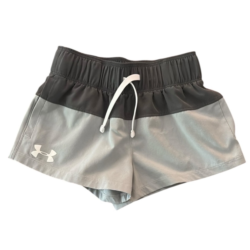 Under Armour Girls 2” Inseam Shorts - Grey